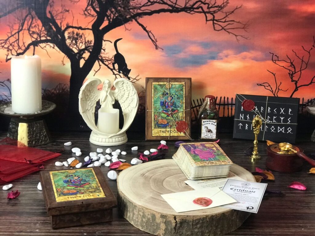 FANTASY WORLD TAROT Special Limited Edition numbered of 100 copies in Wooden Box